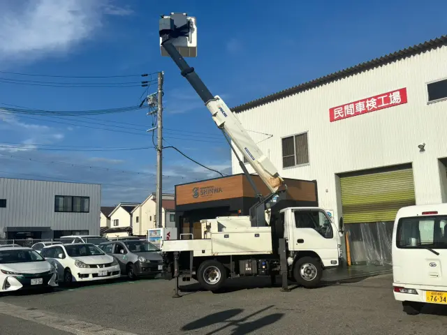 いすゞ エルフ 2RG-NKR88AN(2WD)の写真38
