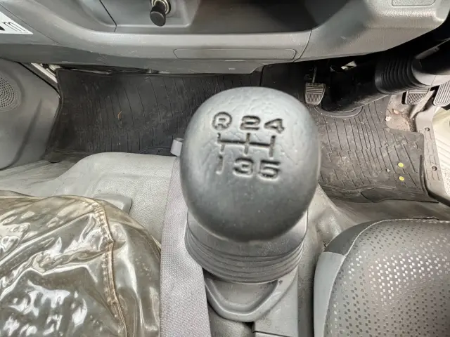日野 デュトロ SKG-XZU600E(2WD)の写真31