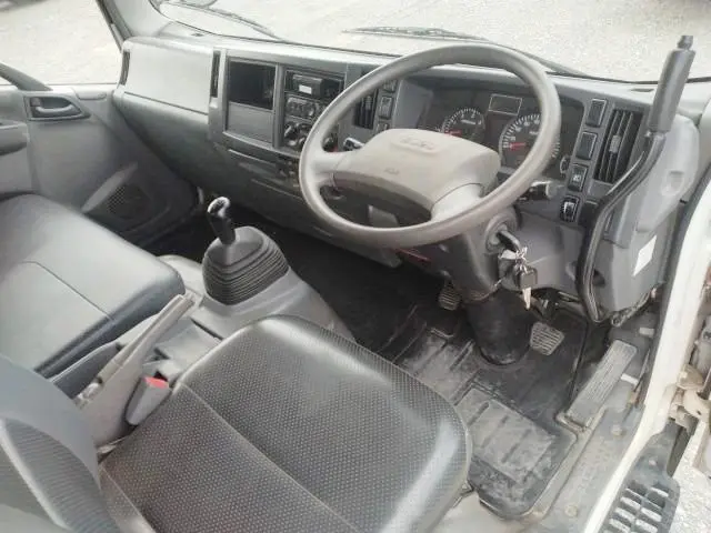 いすゞ エルフ TKG-NPR8YN(2WD)の写真13