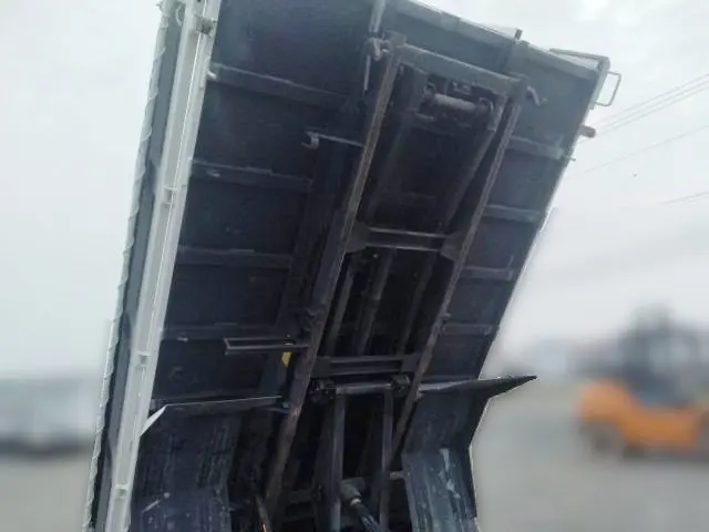 いすゞ エルフ TKG-NPR8YN(2WD)の写真23