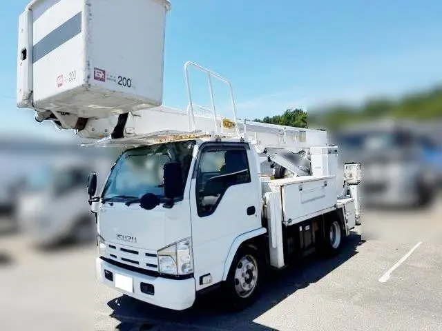 いすゞ エルフ SKG-NKR85YN(2WD)の写真3