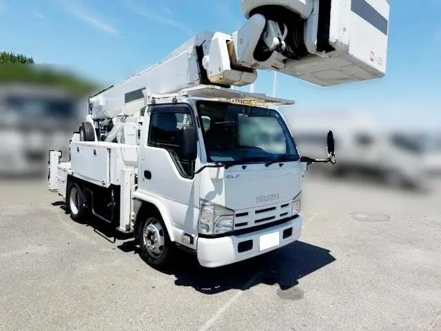 いすゞ エルフ SKG-NKR85YN(2WD)の写真4