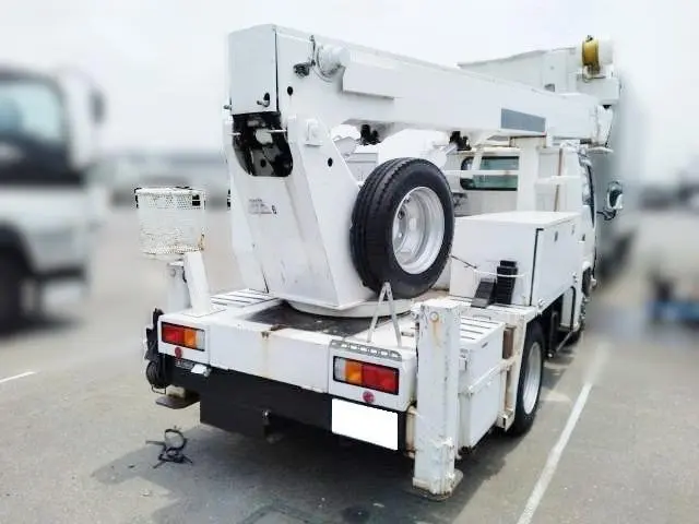 いすゞ エルフ SKG-NKR85YN(2WD)の写真5