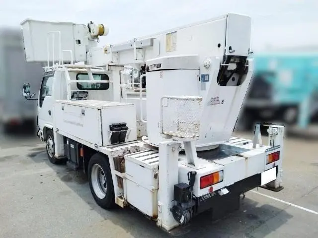 いすゞ エルフ SKG-NKR85YN(2WD)の写真6