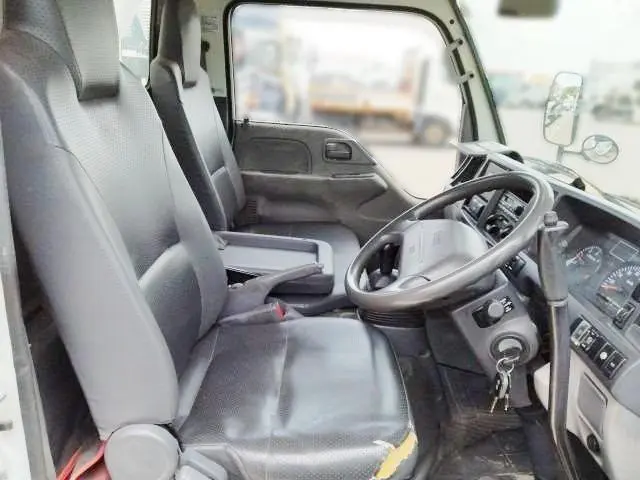 いすゞ エルフ SKG-NKR85YN(2WD)の写真16