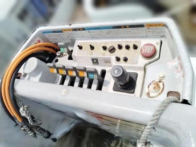 いすゞ エルフ SKG-NKR85YN(2WD)の写真31