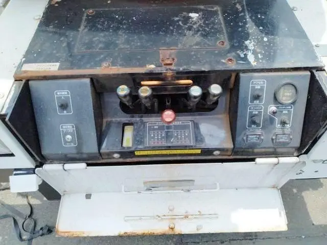 いすゞ エルフ SKG-NKR85YN(2WD)の写真33