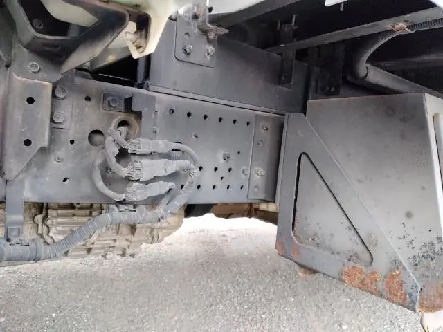 いすゞ フォワード 2RG-FRR90T2(2WD)の写真32