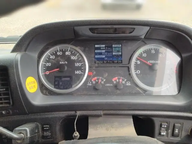 日野 プロフィア QPG-SH1EDDG(2WD)の写真10