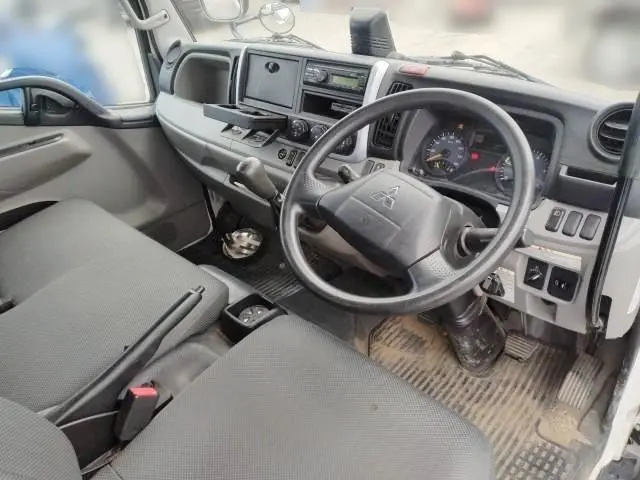 三菱 キャンター 2PG-FBA60(2WD)の写真11