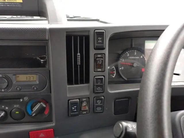 いすゞ エルフ 2RG-NMS88AN(4WD)の写真12