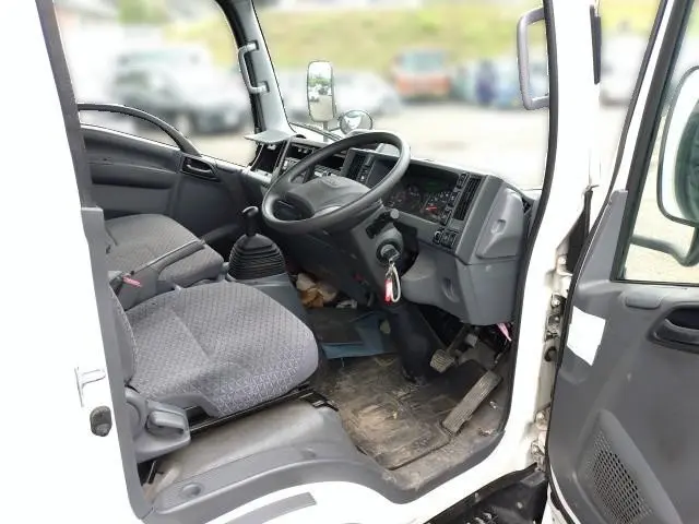 いすゞ エルフ 2RG-NMS88AN(4WD)の写真16