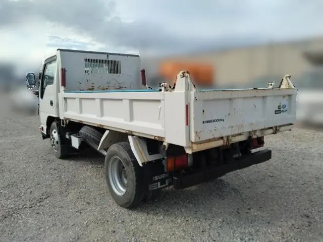いすゞ エルフ 2RG-NKR88AD(2WD)の写真6