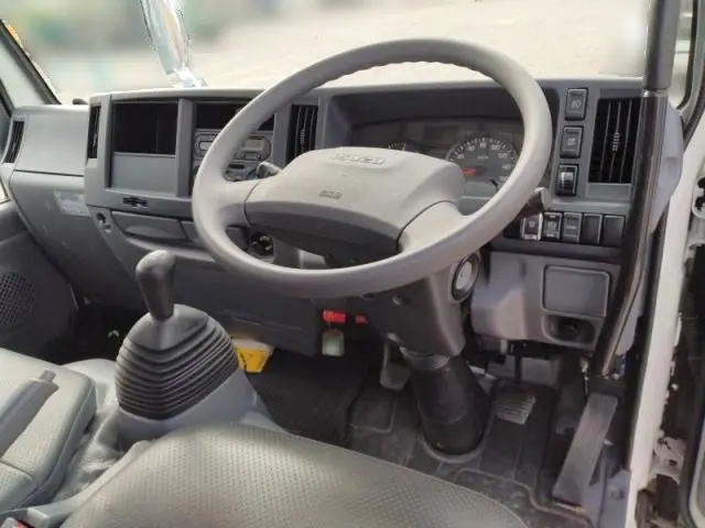 いすゞ エルフ 2RG-NKR88AD(2WD)の写真12