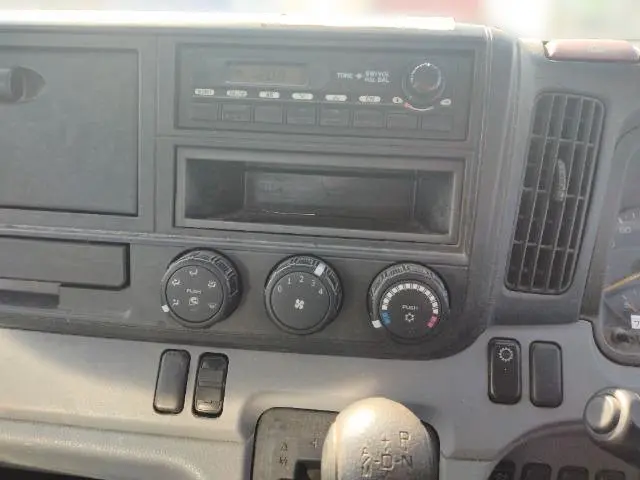 三菱 キャンター TPG-FBA00(2WD)の写真8