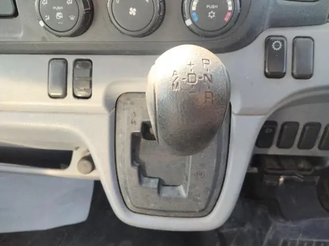 三菱 キャンター TPG-FBA00(2WD)の写真9