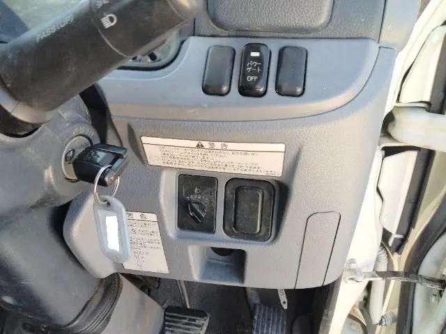 三菱 キャンター TPG-FBA00(2WD)の写真12