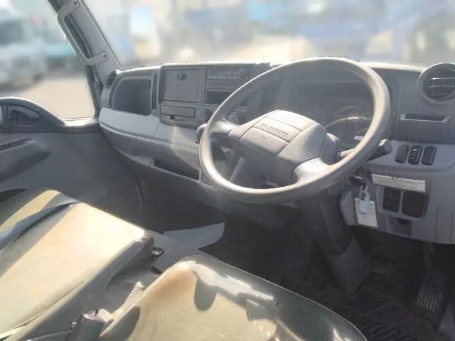三菱 キャンター TPG-FBA00(2WD)の写真13