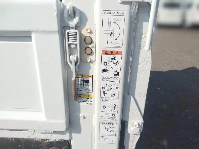三菱 キャンター TPG-FBA00(2WD)の写真23