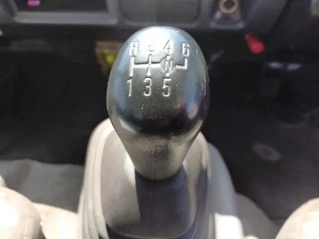 いすゞ エルフ PB-NPR81AR(2WD)の写真9