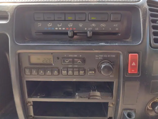 日野 デュトロ KK-XZU321T(2WD)の写真6