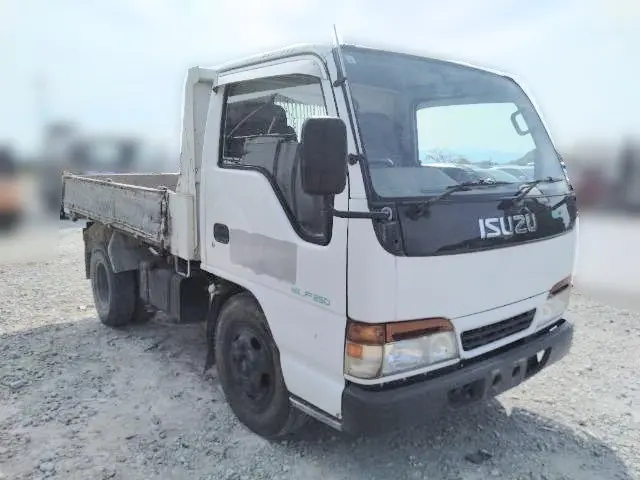 いすゞ エルフ KC-NKR66ED(2WD)の写真4