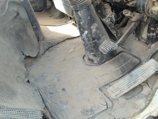 いすゞ エルフ KC-NKR66ED(2WD)の写真12