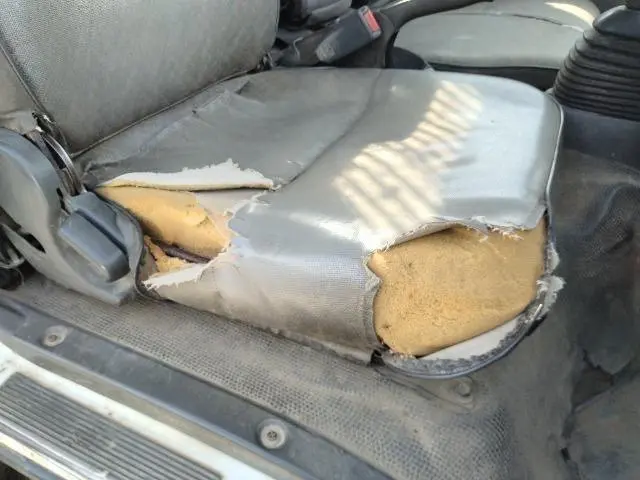 いすゞ エルフ KC-NKR66ED(2WD)の写真14