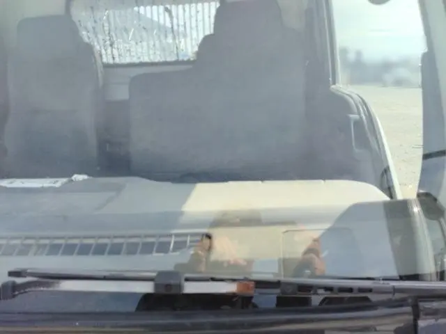 いすゞ エルフ KC-NKR66ED(2WD)の写真18