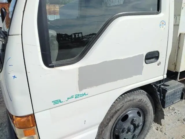 いすゞ エルフ KC-NKR66ED(2WD)の写真19