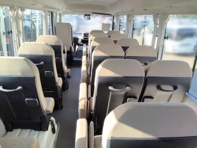 トヨタ コースター SKG-XZB70(2WD)の写真17