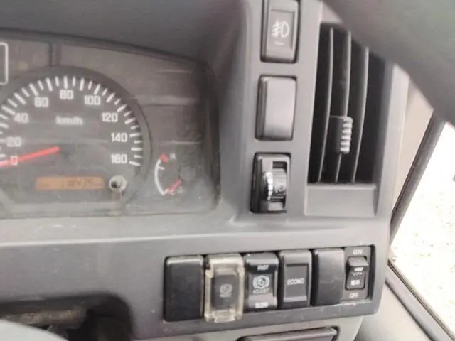 いすゞ エルフ TRG-NJR85A(2WD)の写真11