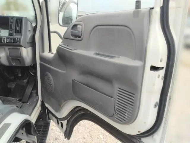 いすゞ エルフ TRG-NJR85A(2WD)の写真15