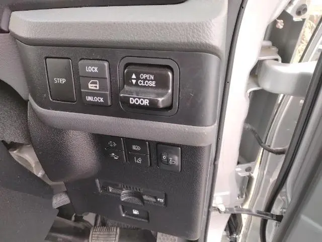 トヨタ コースター SDG-XZB70(2WD)の写真17