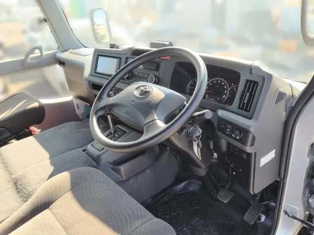 トヨタ コースター SDG-XZB70(2WD)の写真19