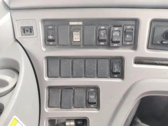 ＵＤ クオン ADG-CW4YL(2WD)の写真9