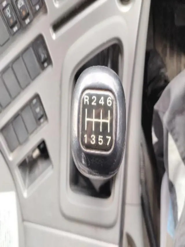 ＵＤ クオン ADG-CW4YL(2WD)の写真12