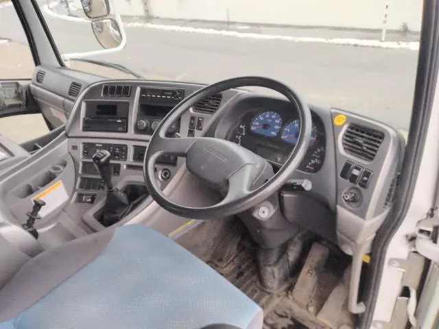 ＵＤ クオン ADG-CW4YL(2WD)の写真16