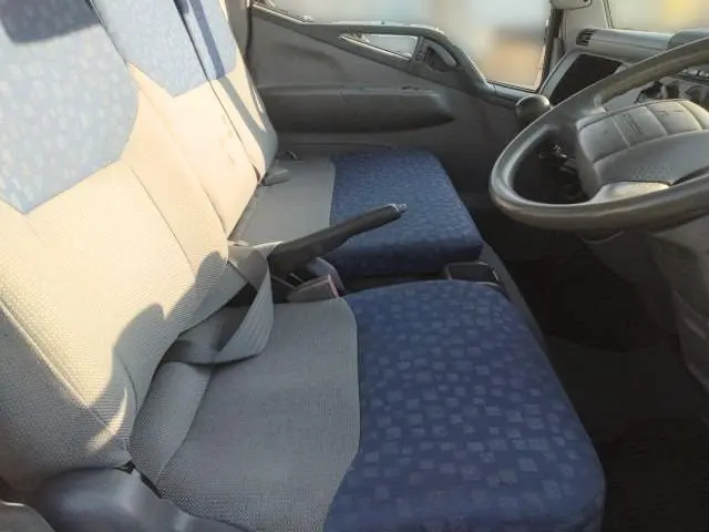 三菱 キャンターガッツ KG-FB70AA(2WD)の写真16
