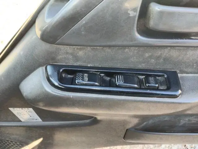 いすゞ エルフ KC-NKR66ED(2WD)の写真13