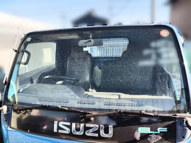 いすゞ エルフ KC-NKR66ED(2WD)の写真15