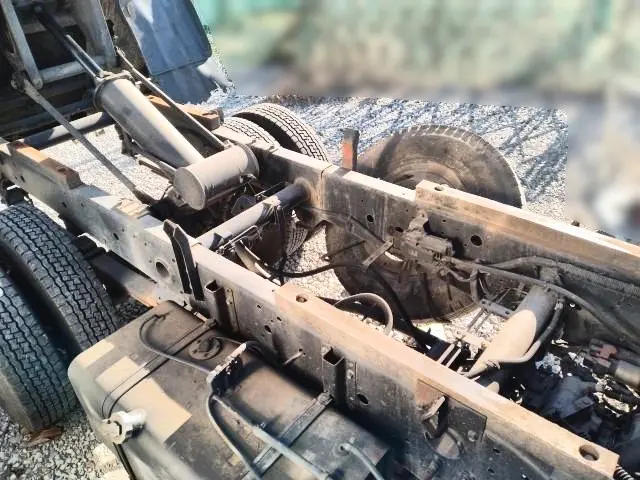 いすゞ エルフ KC-NKR66ED(2WD)の写真29