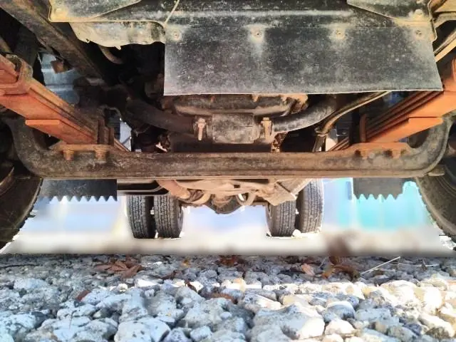 いすゞ エルフ KC-NKR66ED(2WD)の写真32