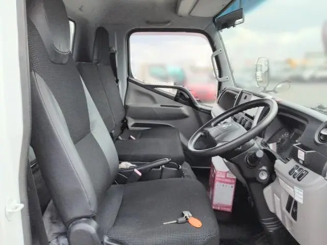 三菱 キャンター TPG-FEB80(2WD)の写真17