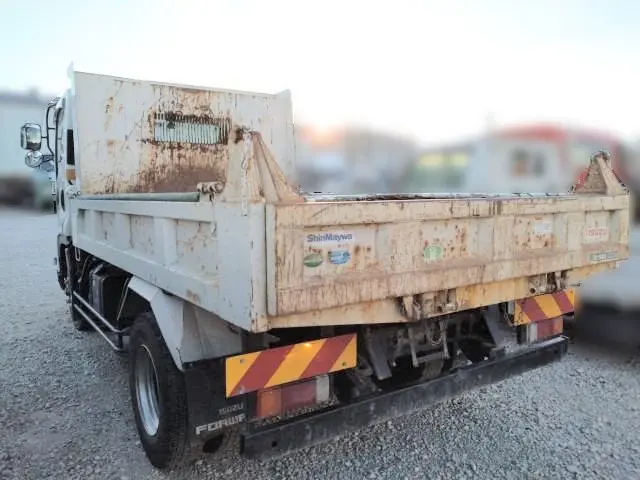 いすゞ フォワード 2RG-FRR90S2(2WD)の写真6