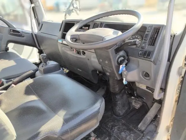 いすゞ フォワード 2RG-FRR90S2(2WD)の写真12