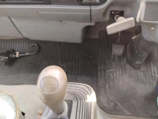 三菱 キャンター KC-FE637E(2WD)の写真9