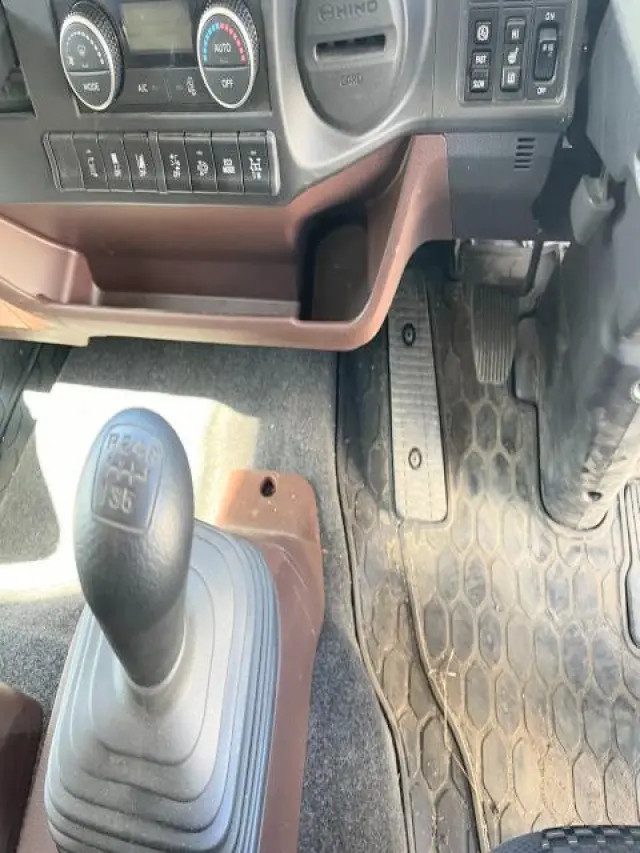 日野 レンジャー 2KG-FE2ACA(2WD)の写真9