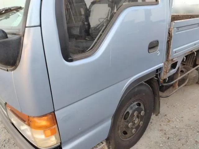 いすゞ エルフ KC-NKR71ER(2WD)の写真19