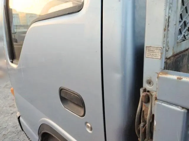 いすゞ エルフ KC-NKR71ER(2WD)の写真20